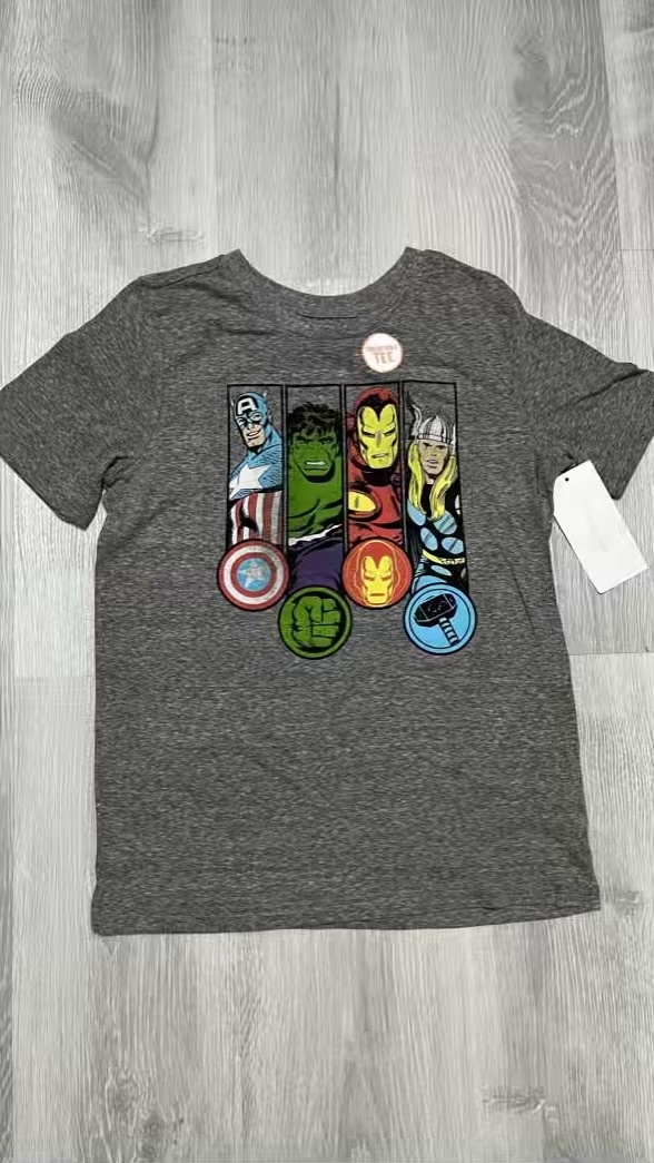 Camiseta héroes de Marvel