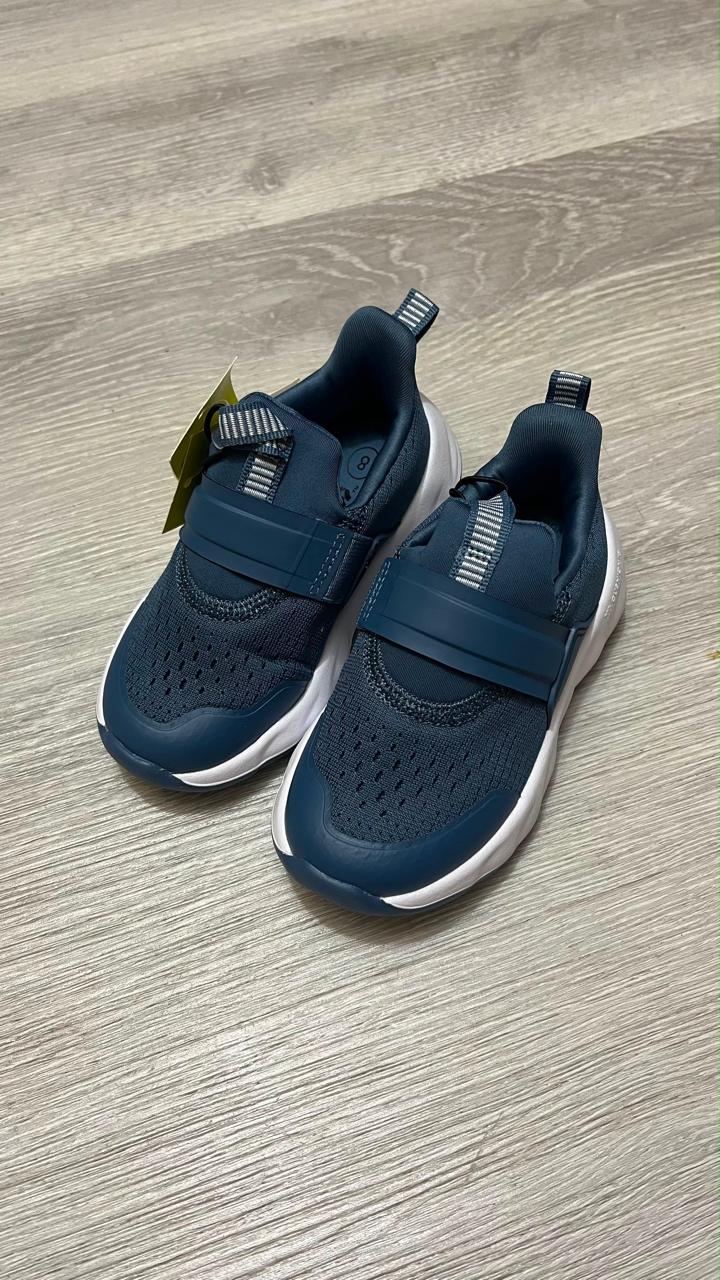 Tenis azules sin cordones