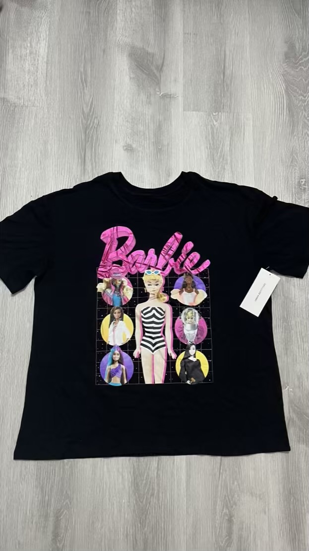 Camiseta Barbie profesiones
