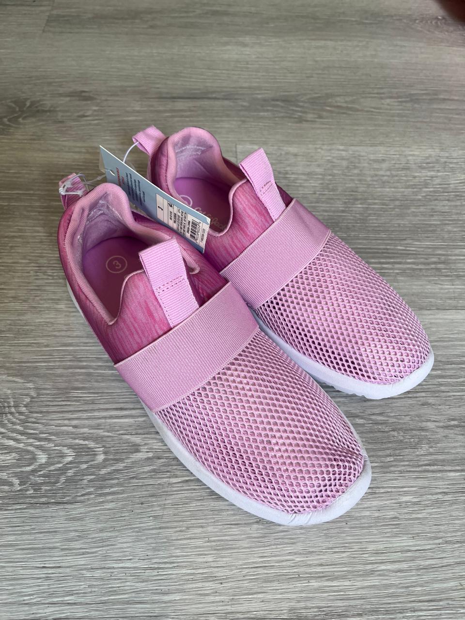 Tenis de malla rosado