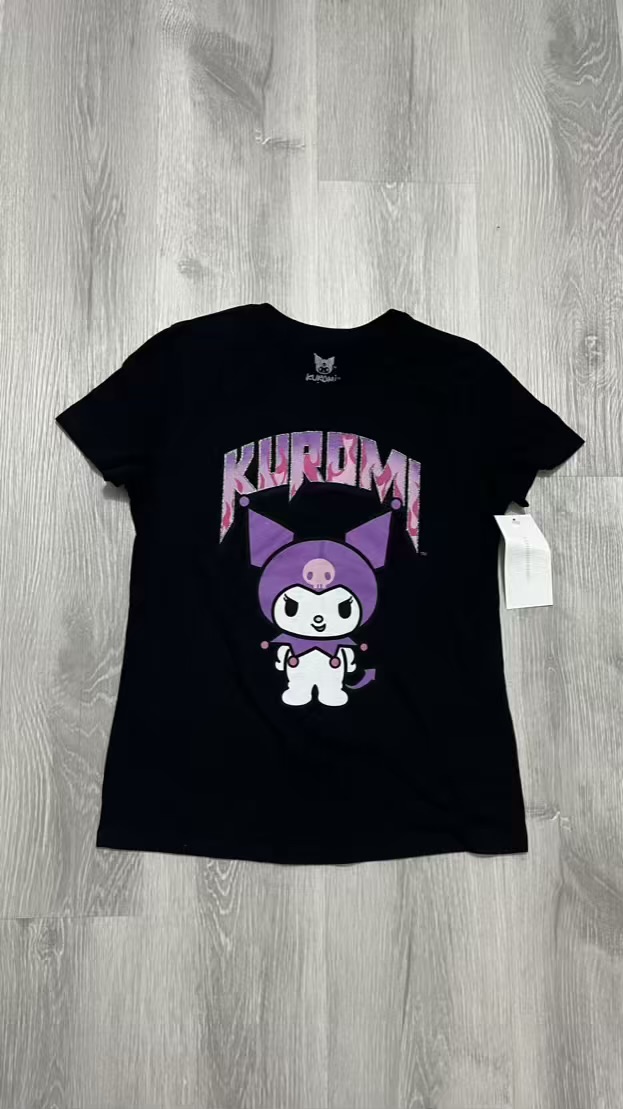 Camiseta Kuromi letras con brillantina