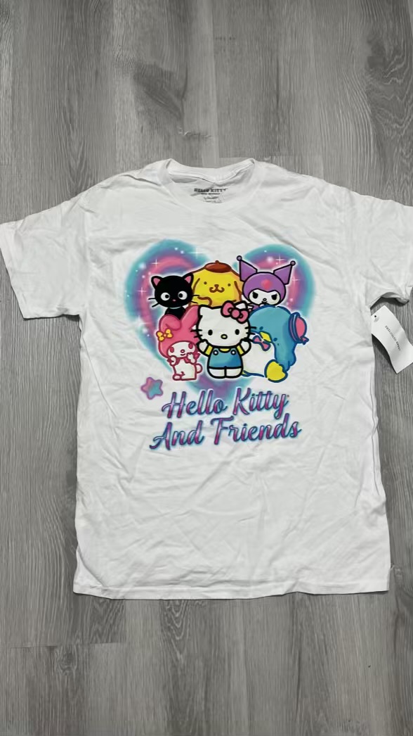 Camiseta Hello Kitty y sus amigos