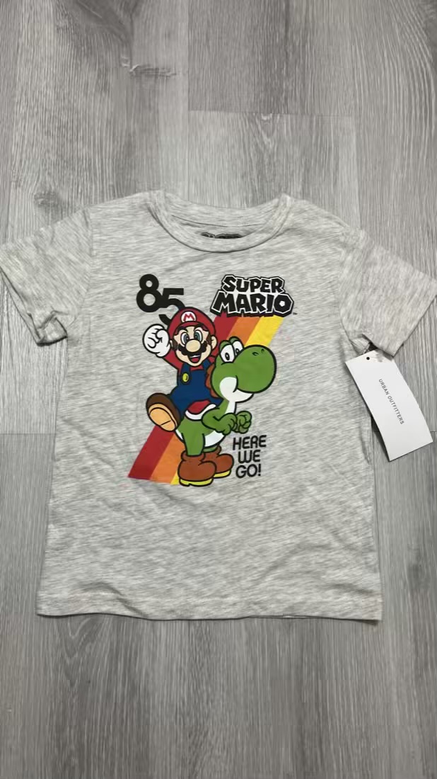 Camiseta gris Súper Mario