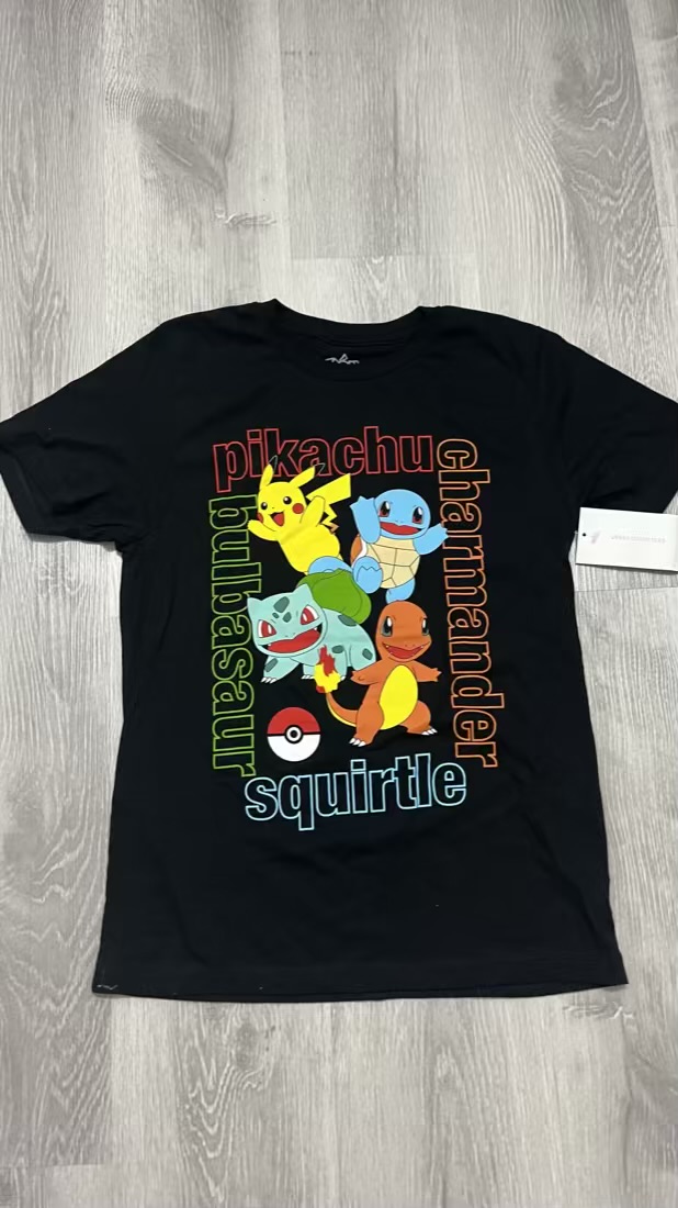 Camiseta Pokémon Negra